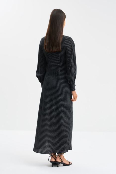 платье по цене 2260 руб вид справа