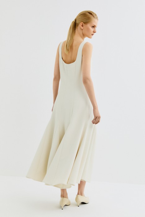 платье по цене 2800 руб вид справа