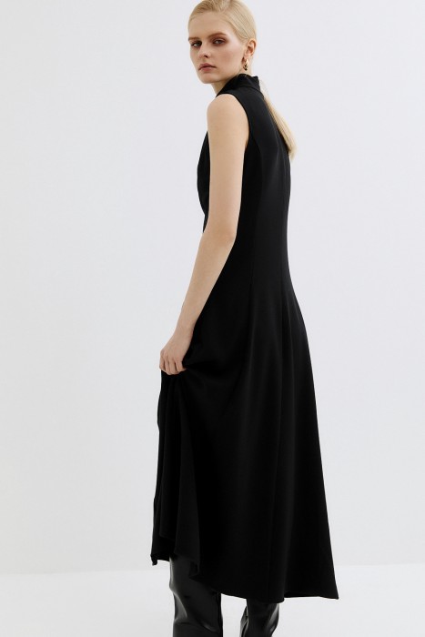 платье по цене 2800 руб вид справа