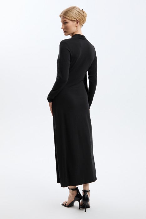 платье по цене 2800 руб вид справа