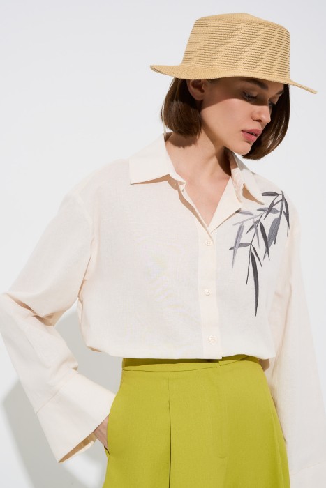 плетеная шляпа от бренда снежная королева вид слева