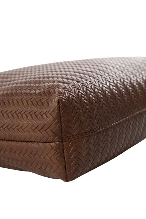 плетеная сумка из искусственной кожи по цене 1800 руб вид справа