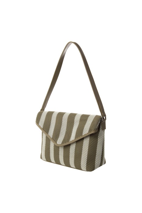 плетеная сумка из текстиля из россии вид сбоку