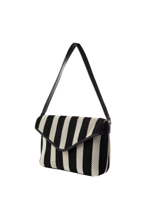 плетеная сумка из текстиля из россии вид сбоку