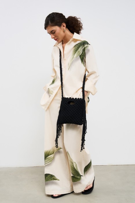 плетеная сумка от бренда снежная королева вид слева