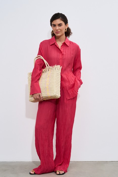 плетеная сумка от бренда снежная королева вид слева