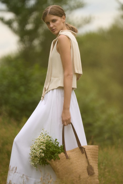 плетеная сумка от бренда снежная королева вид слева