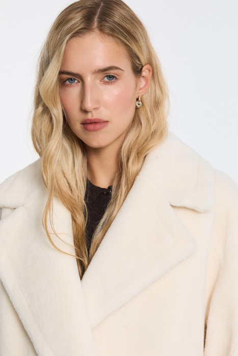 полупальто из шерсти из россии вид сбоку