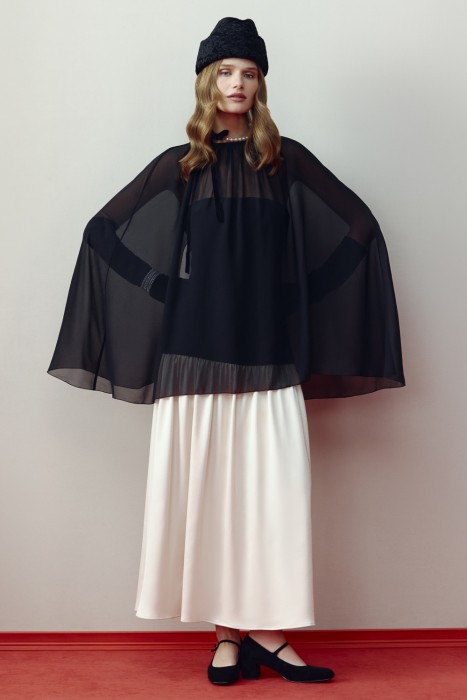 полупрозрачный кейп от бренда снежная королева вид слева