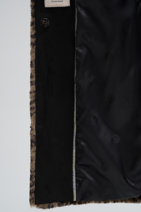 полушерстяное пальто анималистичной расцветки от бренда снежная королева вид слева