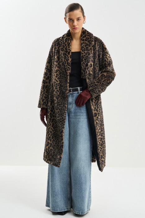 полушерстяное пальто анималистичной расцветки из россии вид сбоку