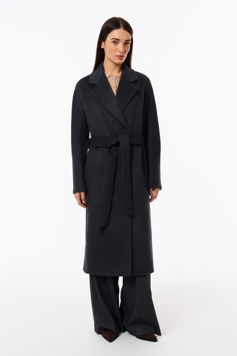 полушерстяное пальто от бренда снежная королева вид слева