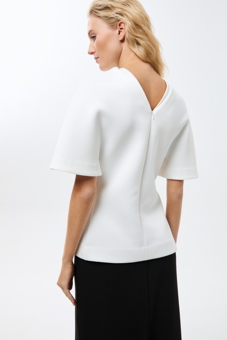 приталенная блузка по цене 3350 руб вид справа