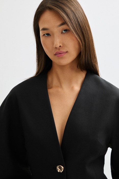 приталенный жакет из россии вид сбоку