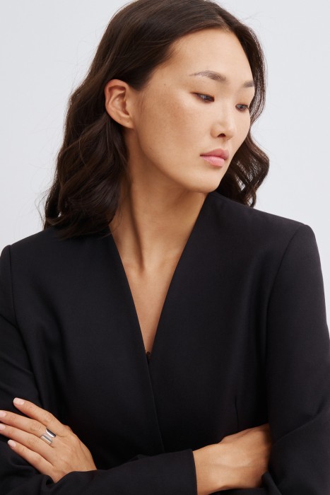 приталенный жакет из россии вид сбоку