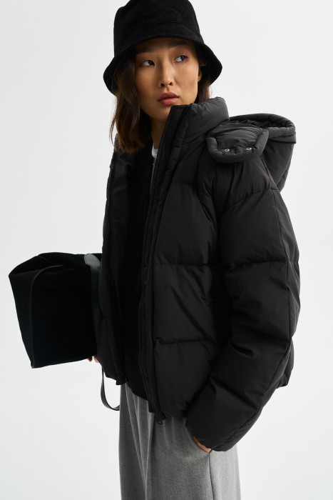 пуховая куртка с капюшоном 781472003 фотография