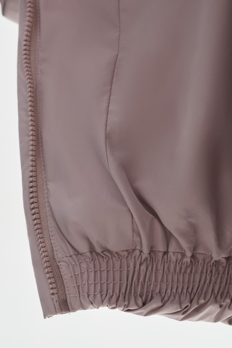 пуховая куртка с капюшоном из россии вид сбоку