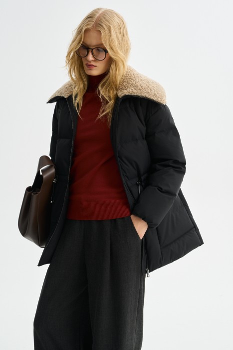 пуховая куртка с меховой отделкой 781242003 фотография