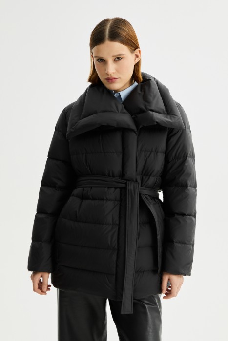 пуховая куртка с поясом от бренда снежная королева вид слева