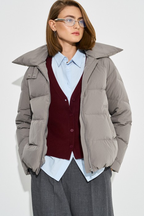 пуховая куртка от бренда снежная королева вид слева