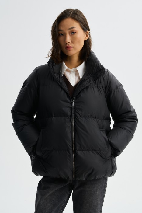 пуховая куртка от бренда снежная королева вид слева