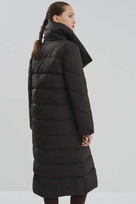 пуховик с ассиметричной застежкой по цене 4640 руб вид справа