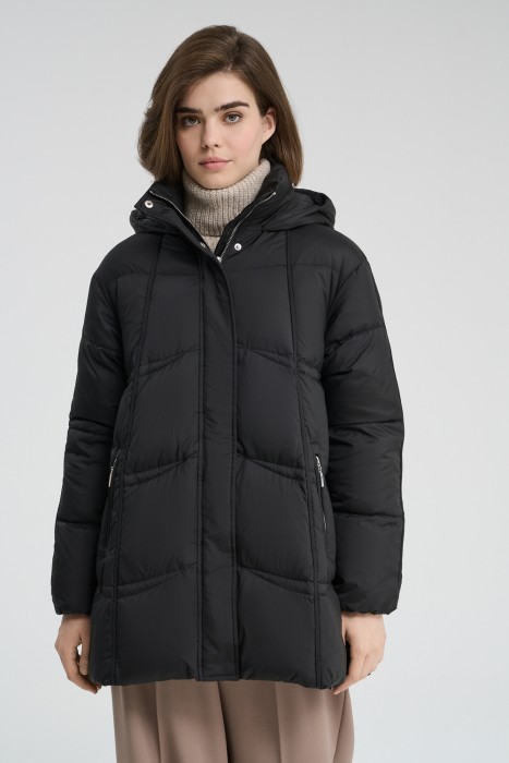 пуховик с капюшоном от бренда снежная королева вид слева