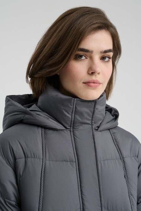 пуховик с капюшоном по цене 2990 руб вид справа