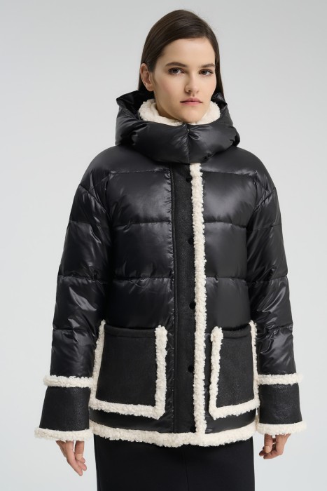 пуховик с капюшоном от бренда снежная королева вид слева