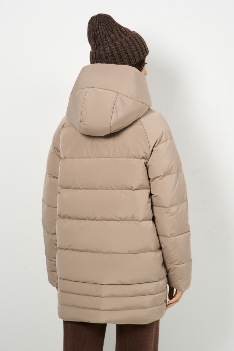 пуховик с капюшоном из россии вид сбоку