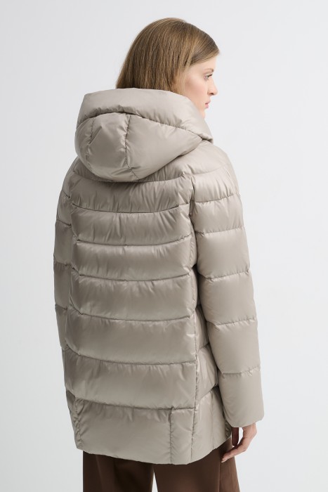 пуховик с капюшоном по цене 13690 руб вид справа