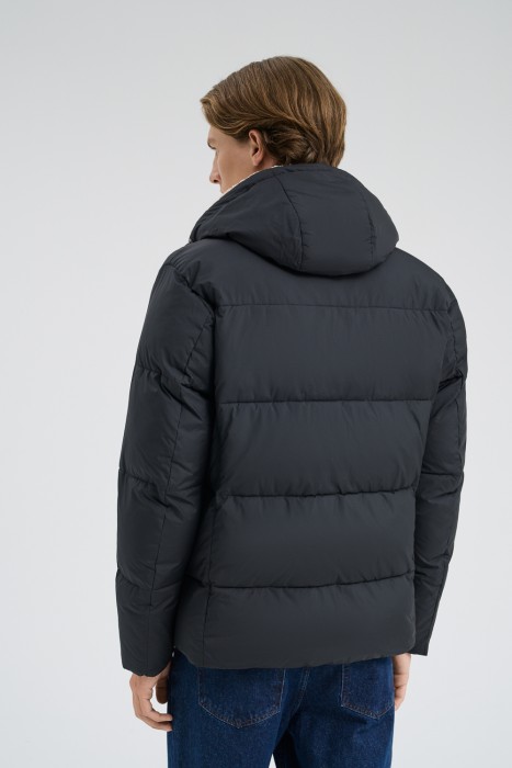 пуховик с капюшоном по цене 5780 руб вид справа