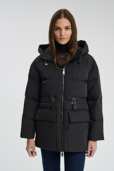 пуховик с капюшоном от бренда снежная королева вид слева