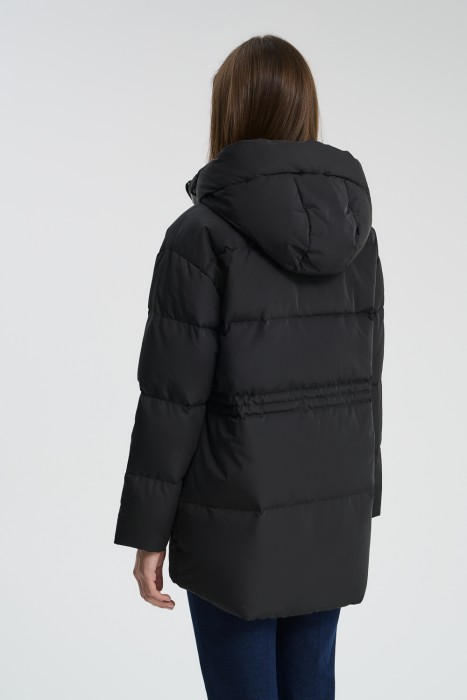 пуховик с капюшоном по цене 10600 руб вид справа