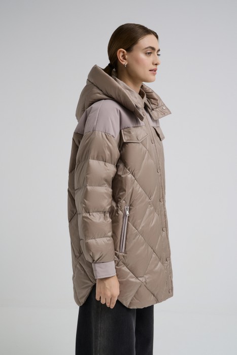 пуховик с капюшоном по цене 6030 руб вид справа