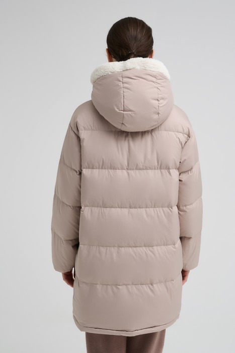 пуховик с капюшоном по цене 4360 руб вид справа