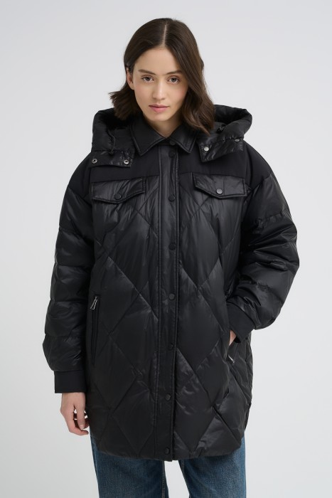 пуховик с капюшоном от бренда снежная королева вид слева