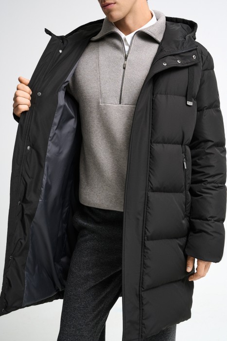 пуховик с капюшоном из россии вид сбоку