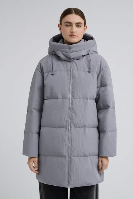 пуховик с капюшоном от бренда снежная королева вид слева