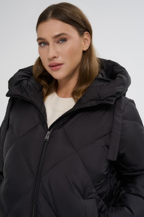 пуховик с капюшоном из россии вид сбоку