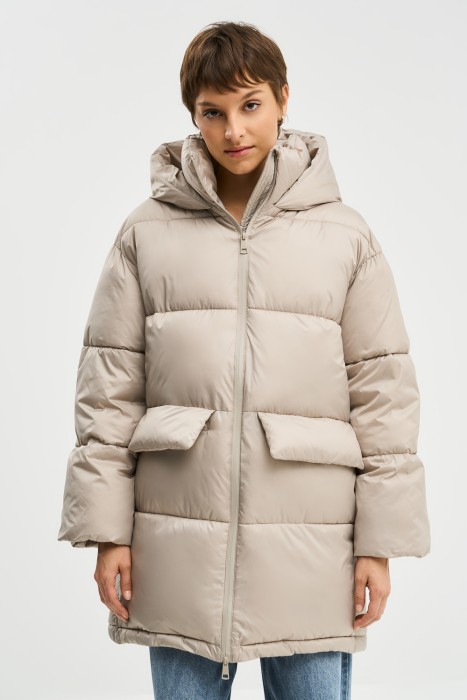 пуховик с капюшоном от бренда снежная королева вид слева