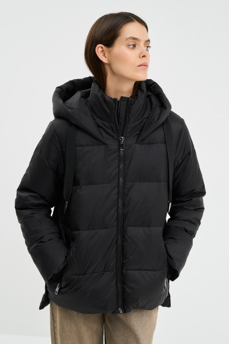 пуховик с капюшоном от бренда снежная королева вид слева