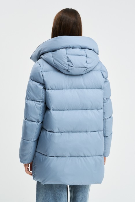 пуховик с капюшоном по цене 6030 руб вид справа