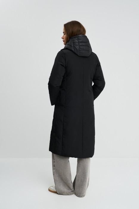 пуховик с капюшоном по цене 8960 руб вид справа