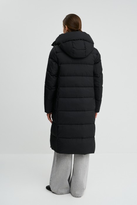 пуховик с капюшоном по цене 6680 руб вид справа