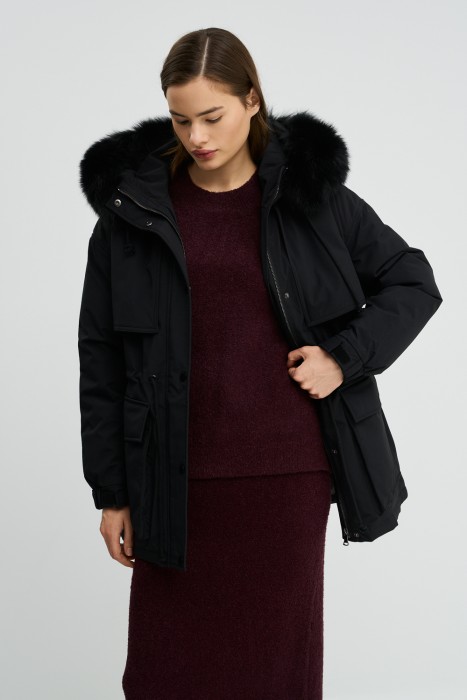 пуховик с капюшоном от бренда снежная королева вид слева