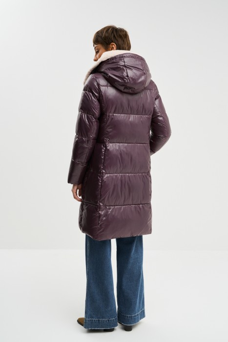 пуховик с капюшоном по цене 5940 руб вид справа