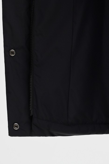 пуховик с капюшоном из россии вид сбоку