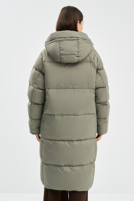 пуховик с капюшоном по цене 4760 руб вид справа