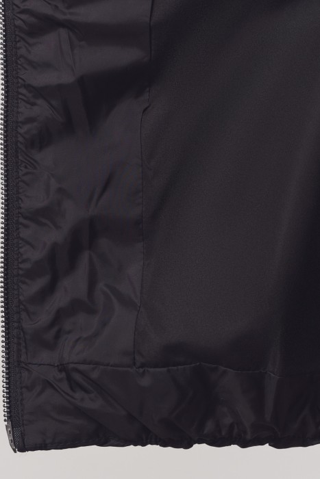 пуховик с капюшоном из россии вид сбоку